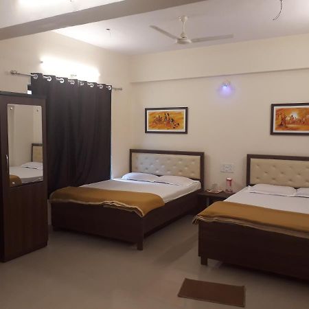 Maharaja Family Guest House Lonavla Zewnętrze zdjęcie