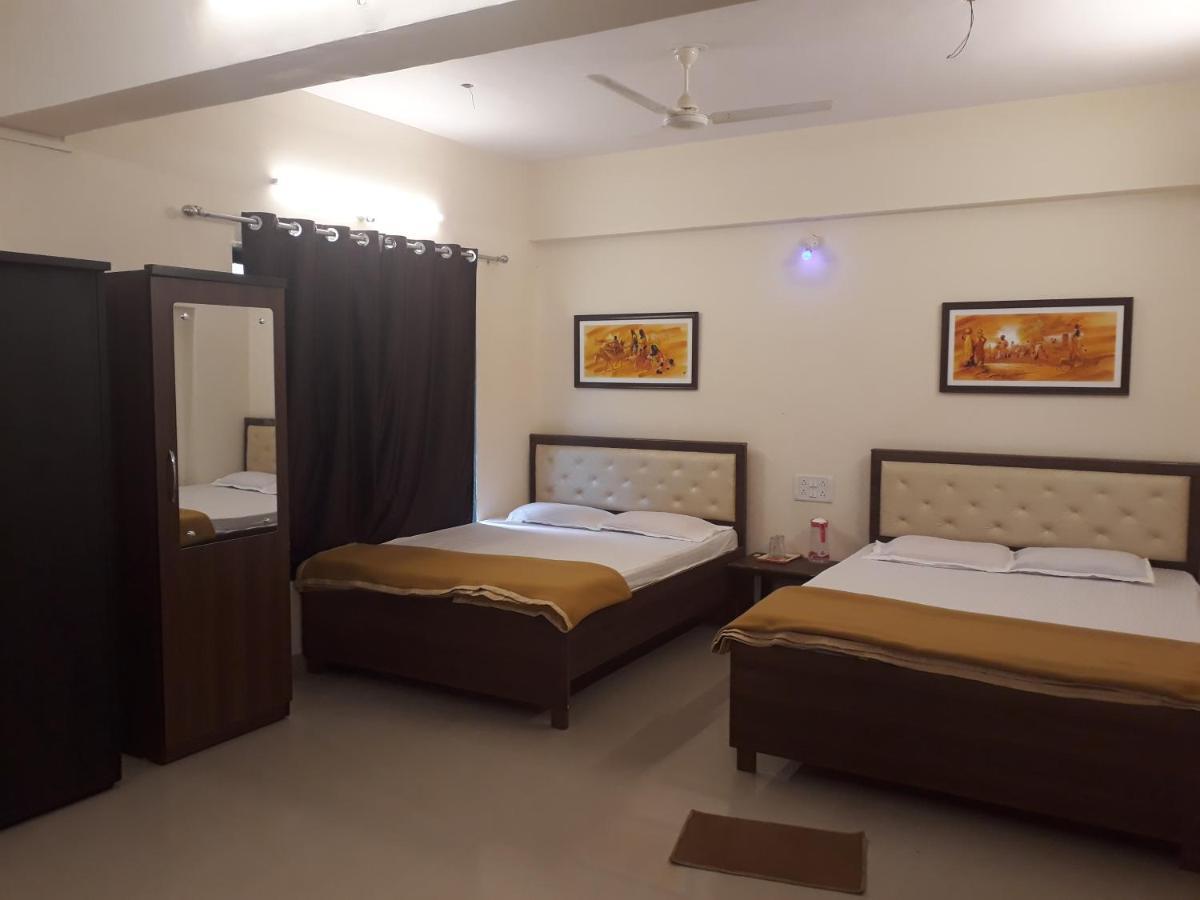 Maharaja Family Guest House Lonavla Zewnętrze zdjęcie